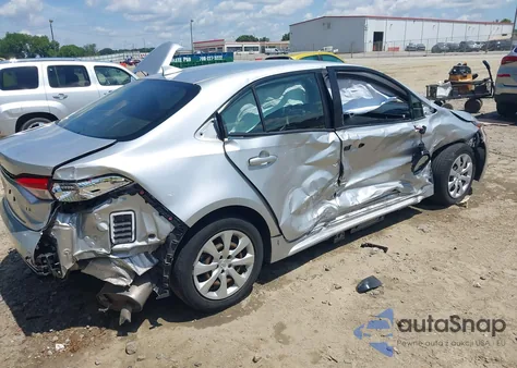 2021 Toyota Corolla Le z USA, uszkodzony, nr VIN JTDEPMAE5MJ141794